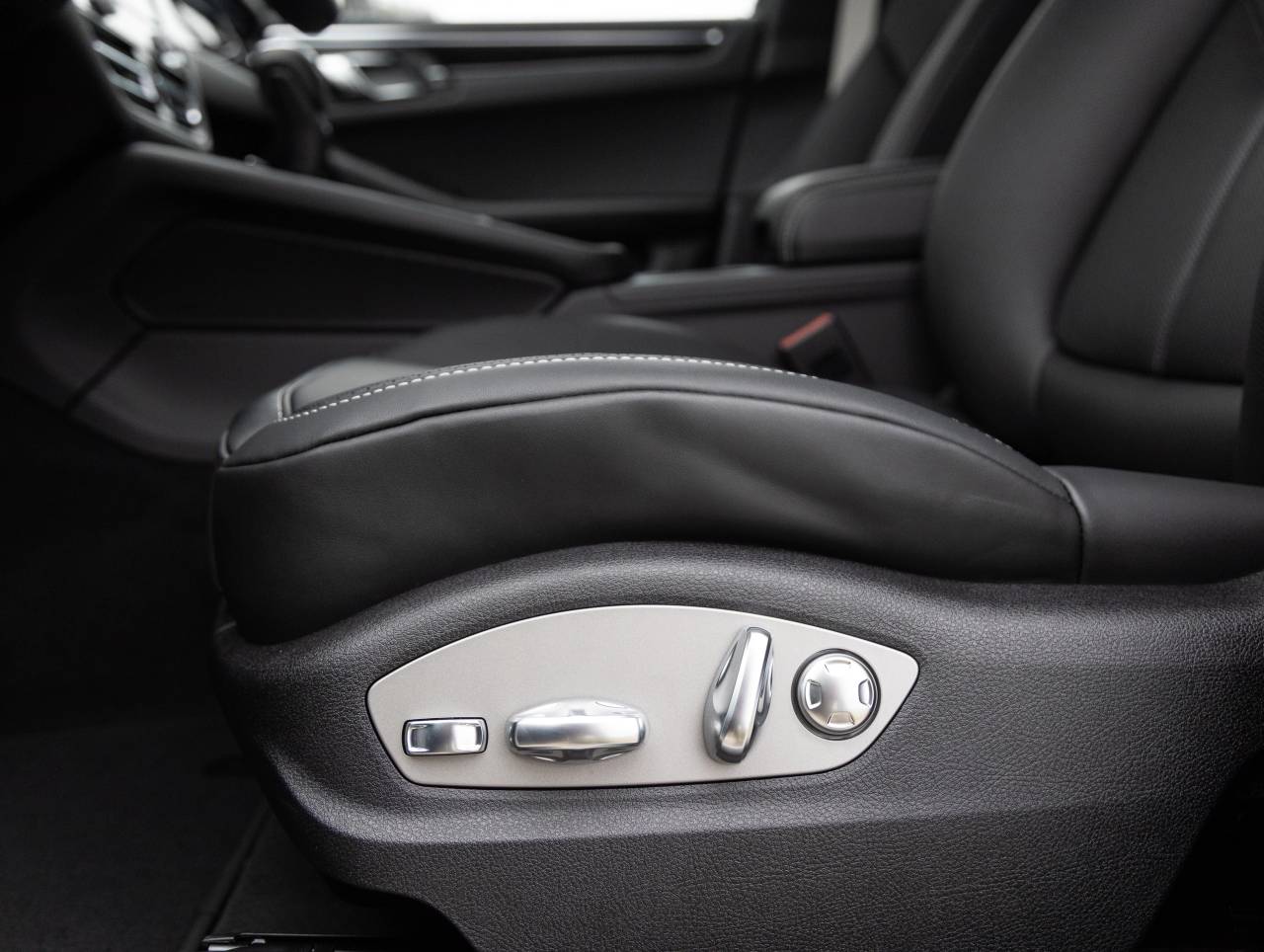 2026 Porsche Macan Macan T