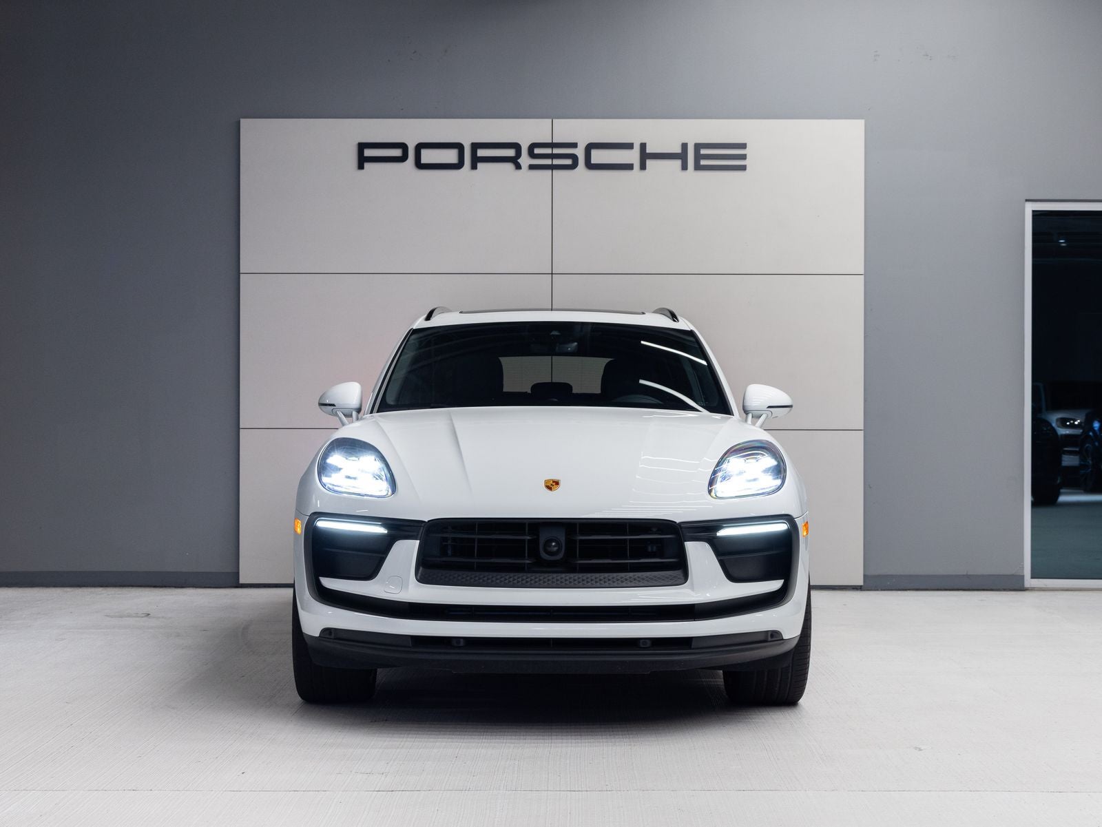 2023 Porsche Macan Macan (MY23)