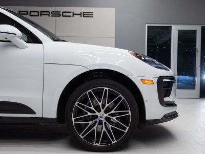 2023 Porsche Macan Macan (MY23)