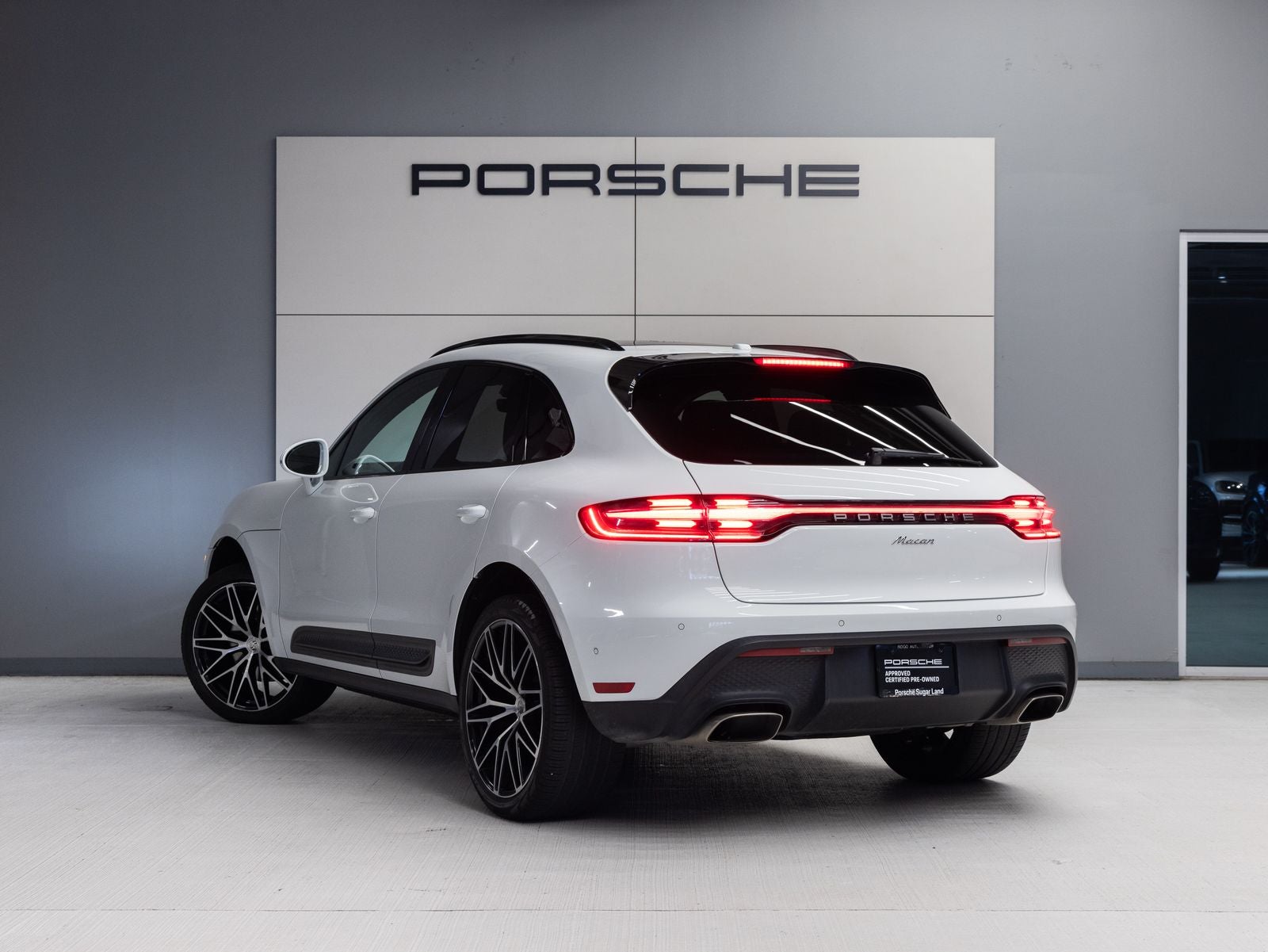 2023 Porsche Macan Macan (MY23)