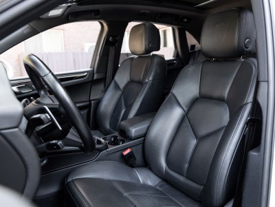 2023 Porsche Macan Macan (MY23)