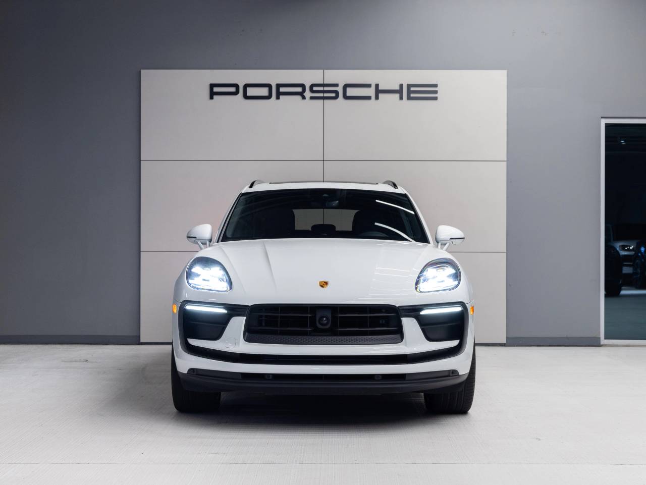 2023 Porsche Macan Macan (MY23)
