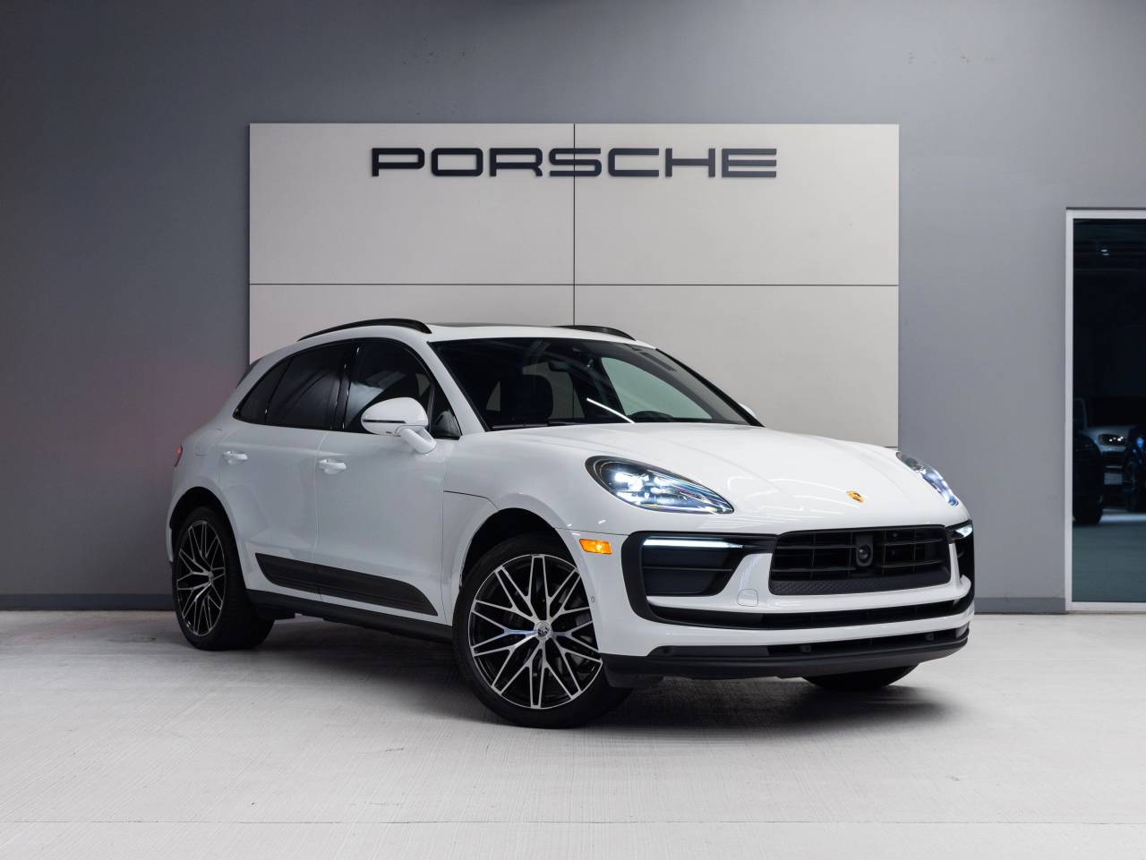 2023 Porsche Macan Macan (MY23)