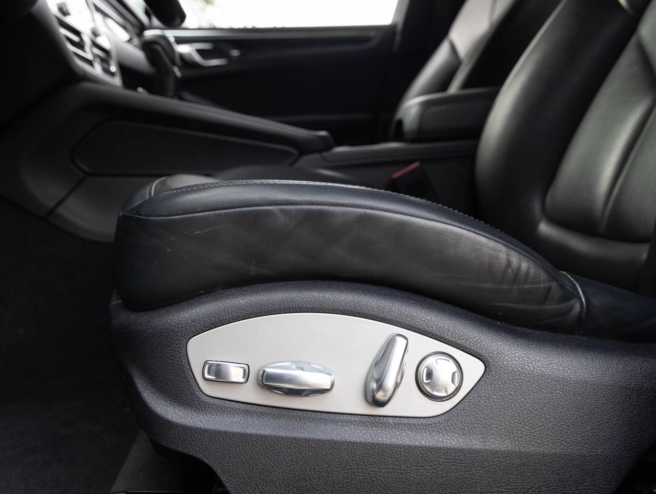 2023 Porsche Macan Macan