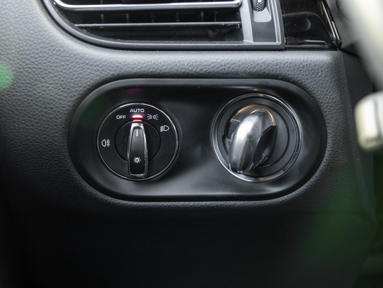 2024 Porsche Macan Macan (MY24)