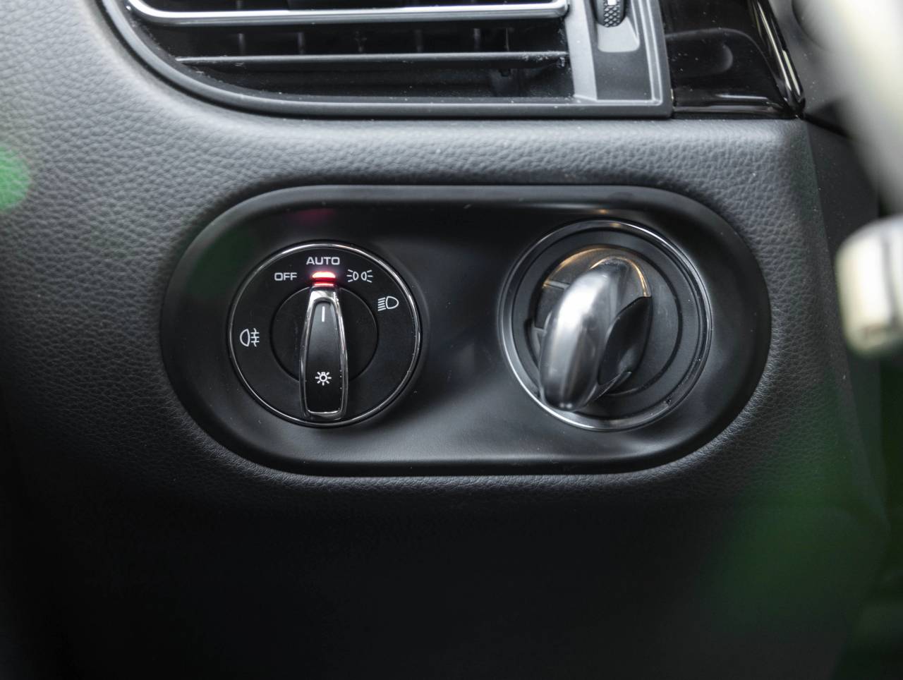 2024 Porsche Macan Macan (MY24)