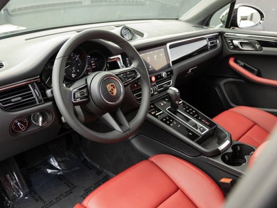2025 Porsche Macan Macan