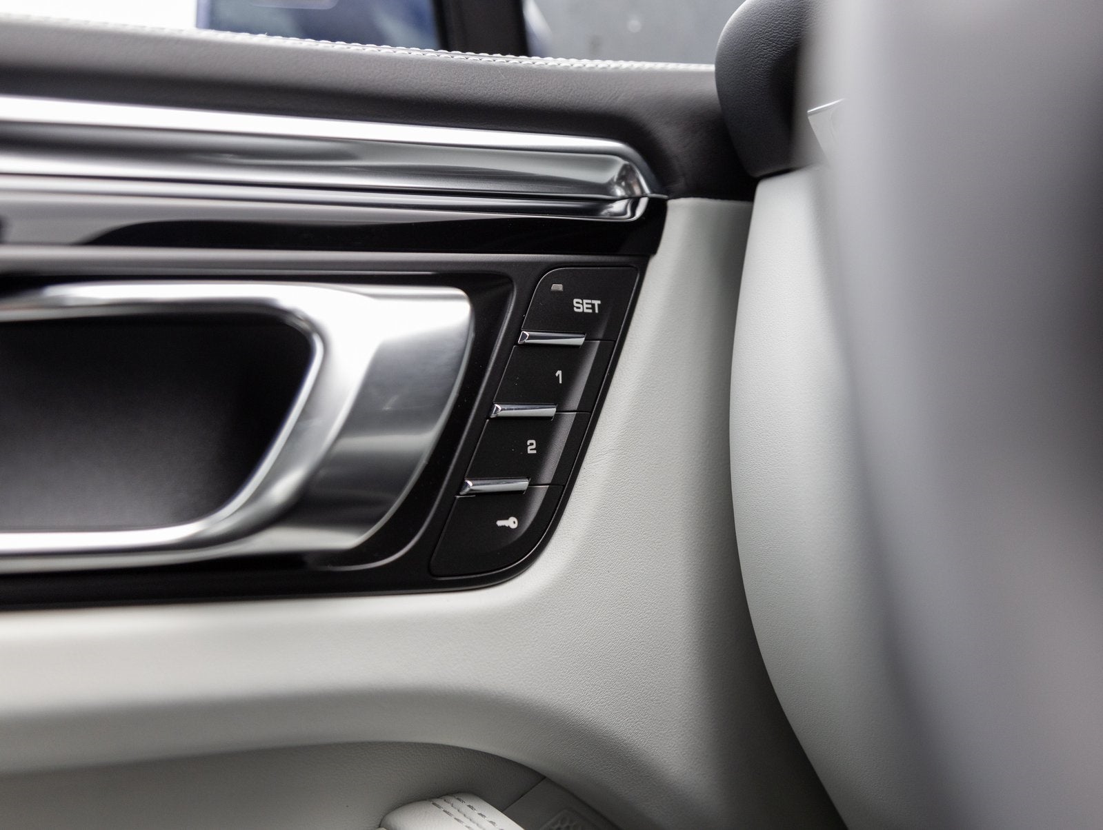 2025 Porsche Macan Macan