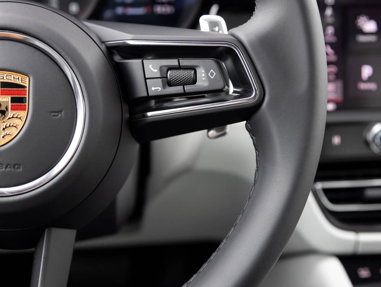 2025 Porsche Macan Macan