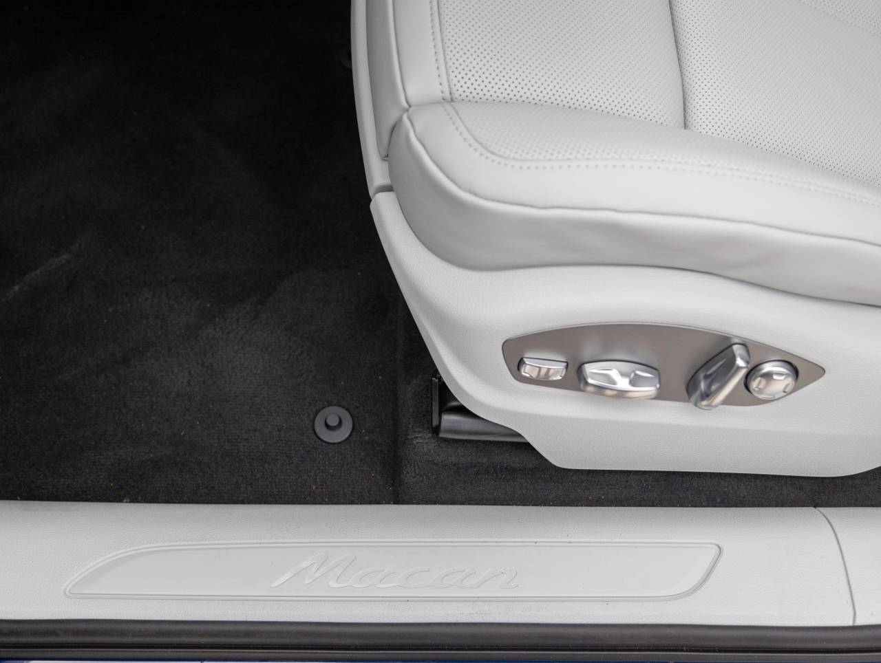 2025 Porsche Macan Macan