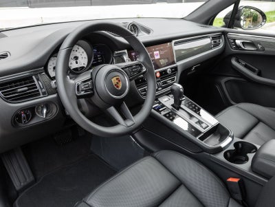 2026 Porsche Macan AWD