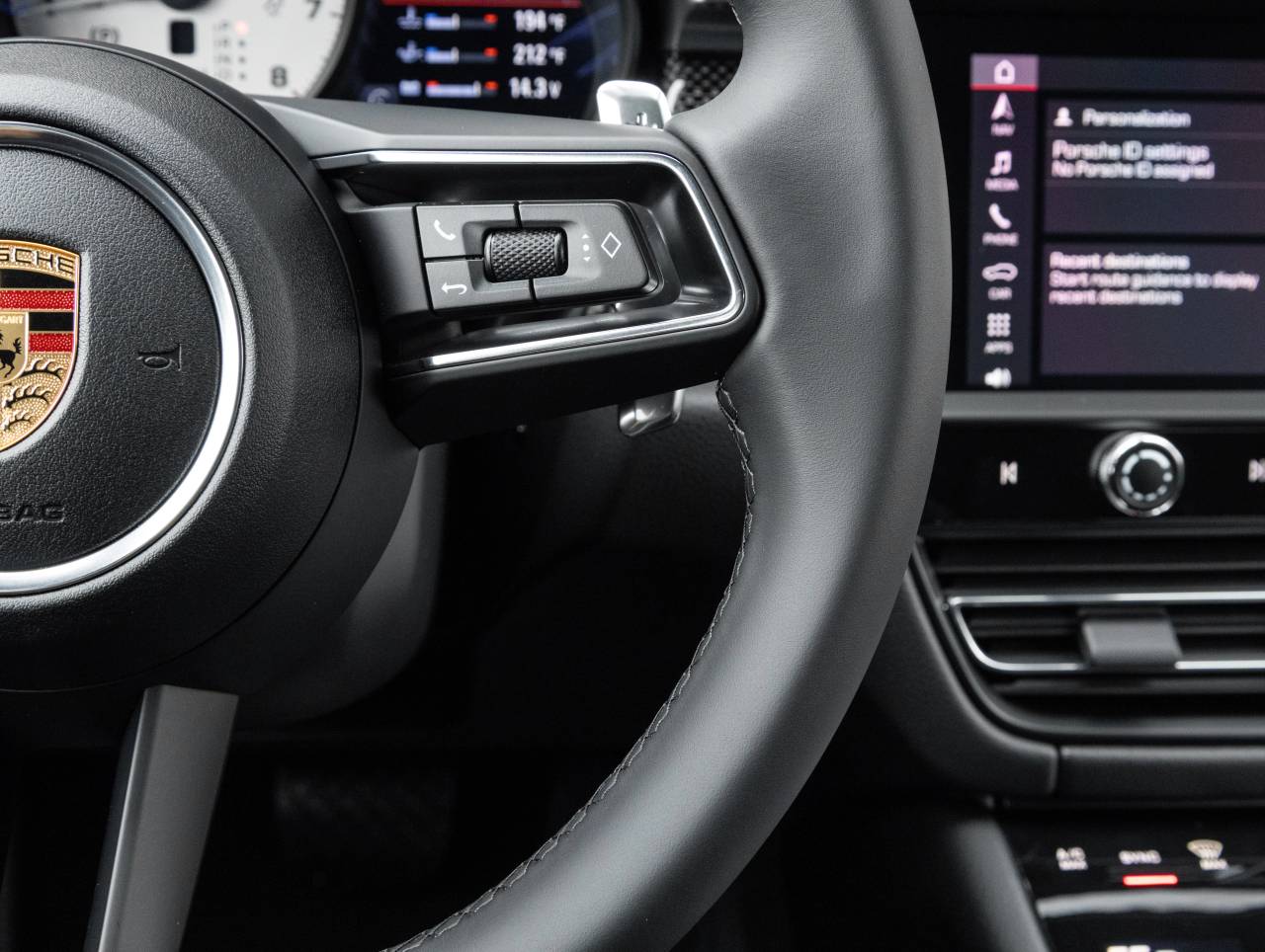 2026 Porsche Macan AWD