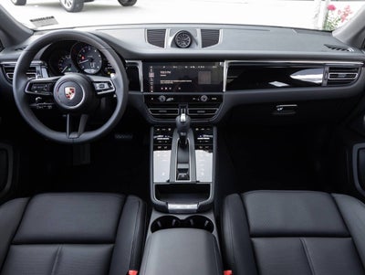 2026 Porsche Macan Macan
