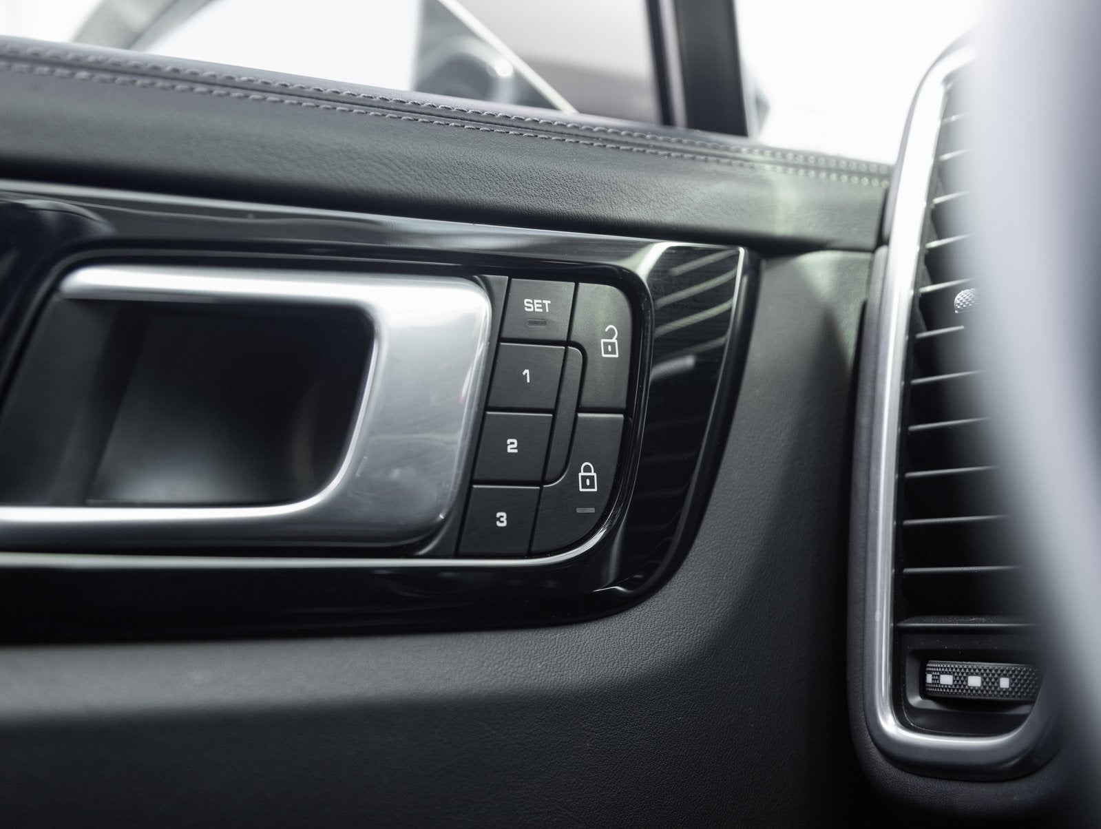 2023 Porsche Cayenne Cayenne (MY23)