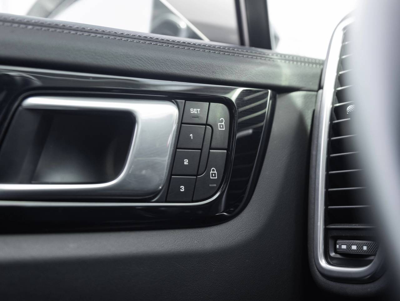 2023 Porsche Cayenne Cayenne (MY23)