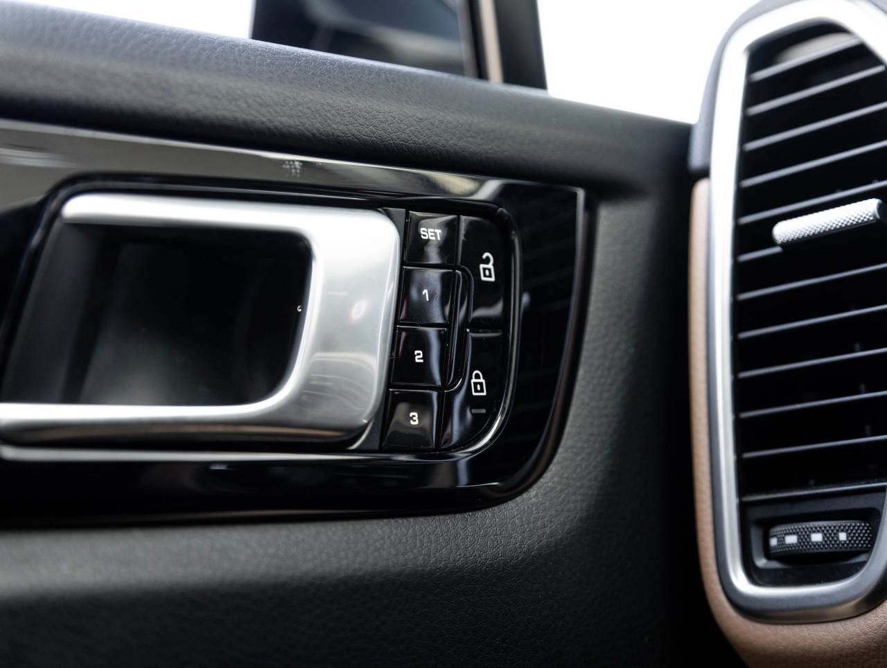 2020 Porsche Cayenne Cayenne