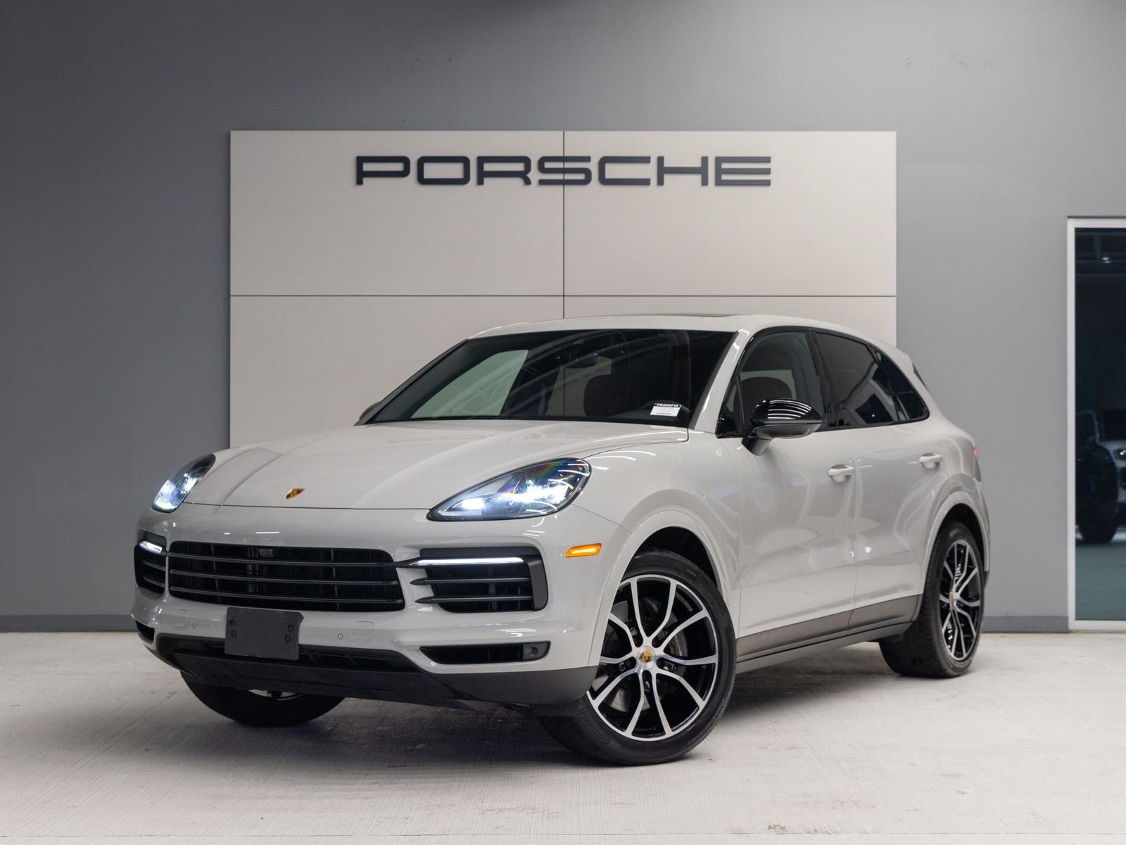 2023 Porsche Cayenne Platinum Edition