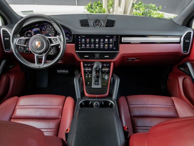 2023 Porsche Cayenne Platinum Edition