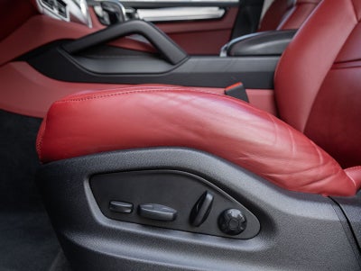 2023 Porsche Cayenne Platinum Edition