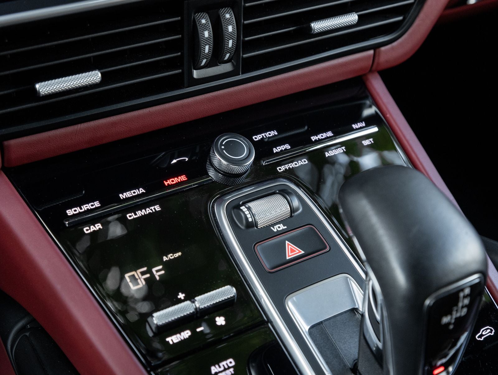 2023 Porsche Cayenne Platinum Edition