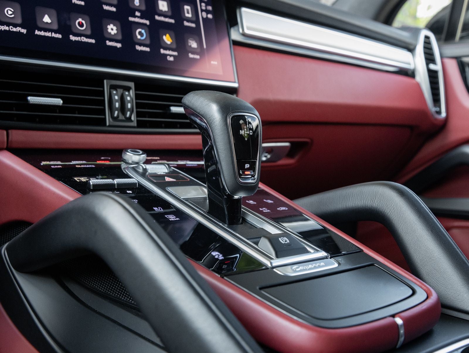 2023 Porsche Cayenne Platinum Edition