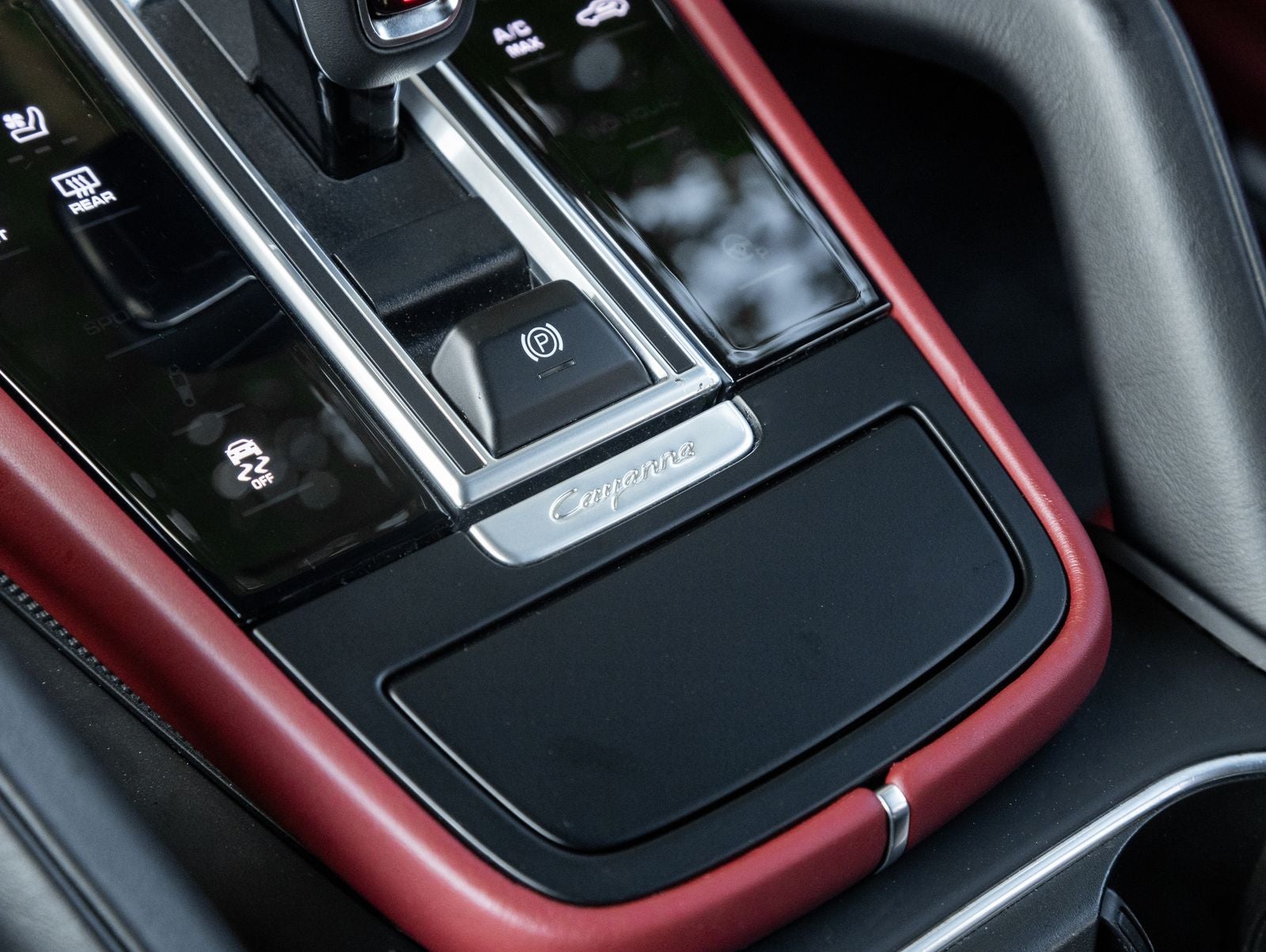 2023 Porsche Cayenne Platinum Edition