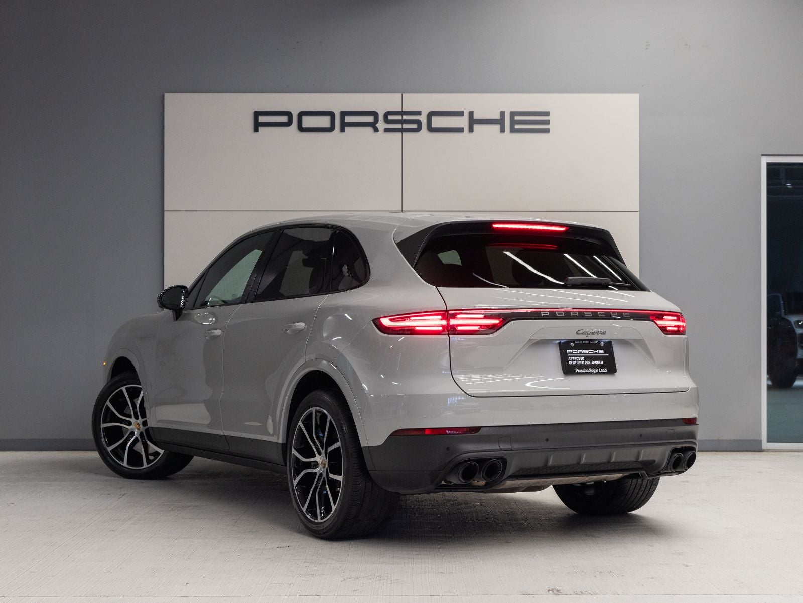 2023 Porsche Cayenne Platinum Edition