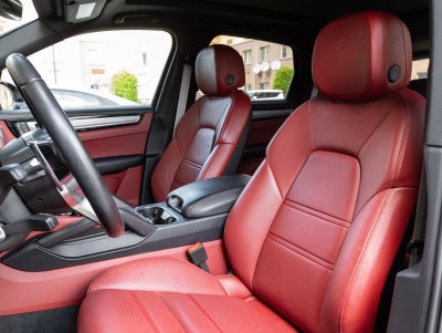 2023 Porsche Cayenne Platinum Edition