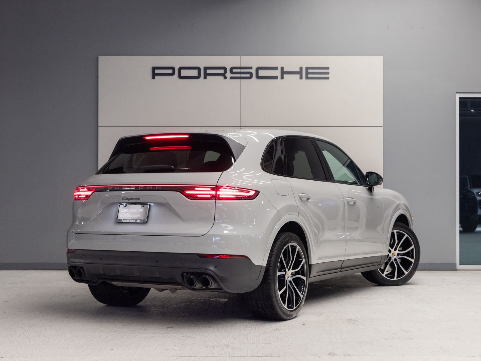 2023 Porsche Cayenne Platinum Edition