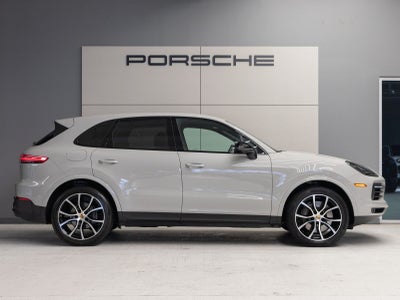 2023 Porsche Cayenne Platinum Edition