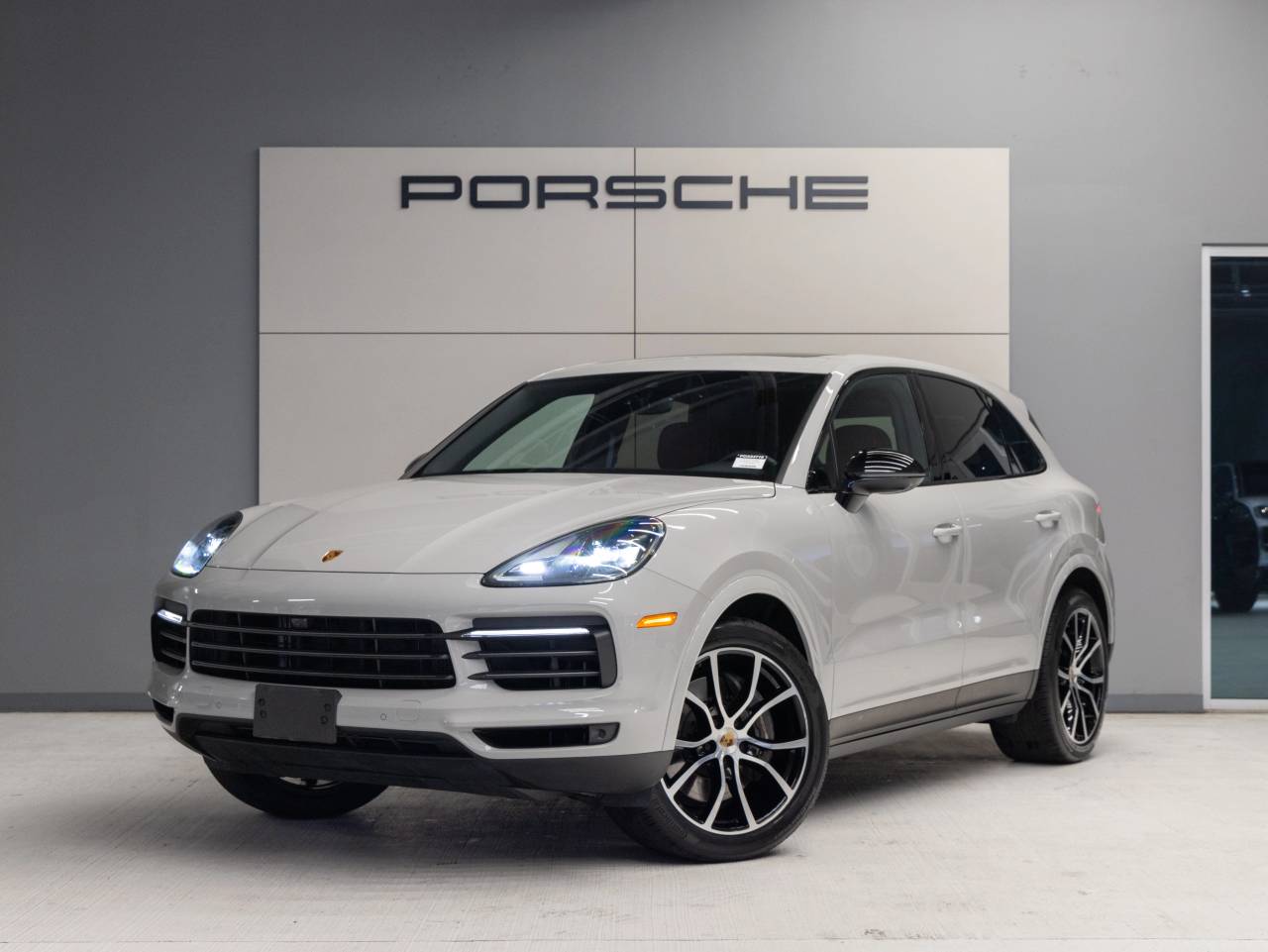 2023 Porsche Cayenne Platinum Edition