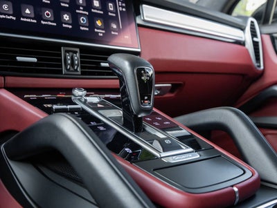 2023 Porsche Cayenne Platinum Edition