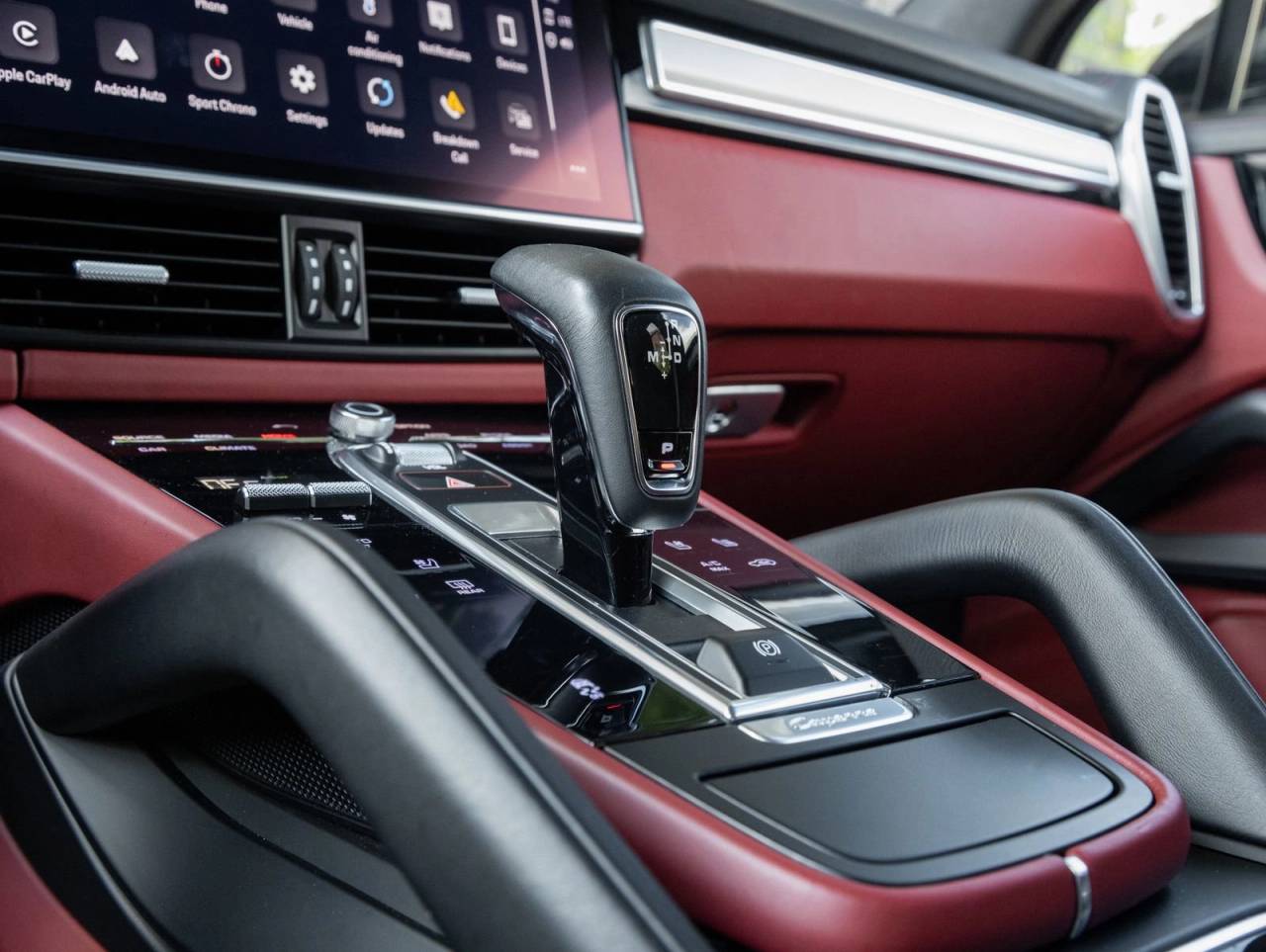 2023 Porsche Cayenne Platinum Edition