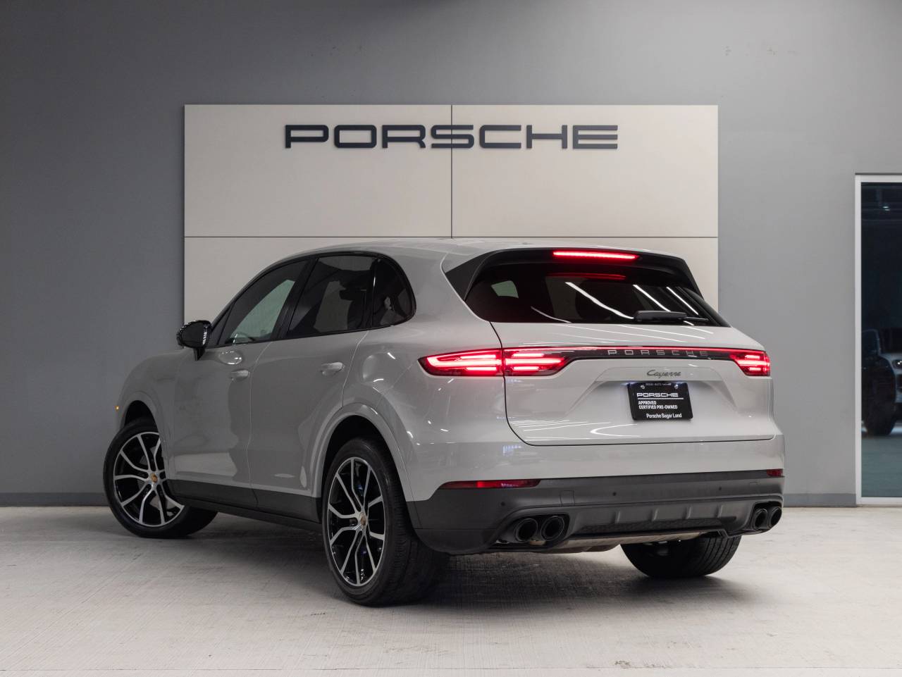 2023 Porsche Cayenne Platinum Edition