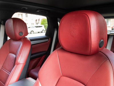 2023 Porsche Cayenne Platinum Edition