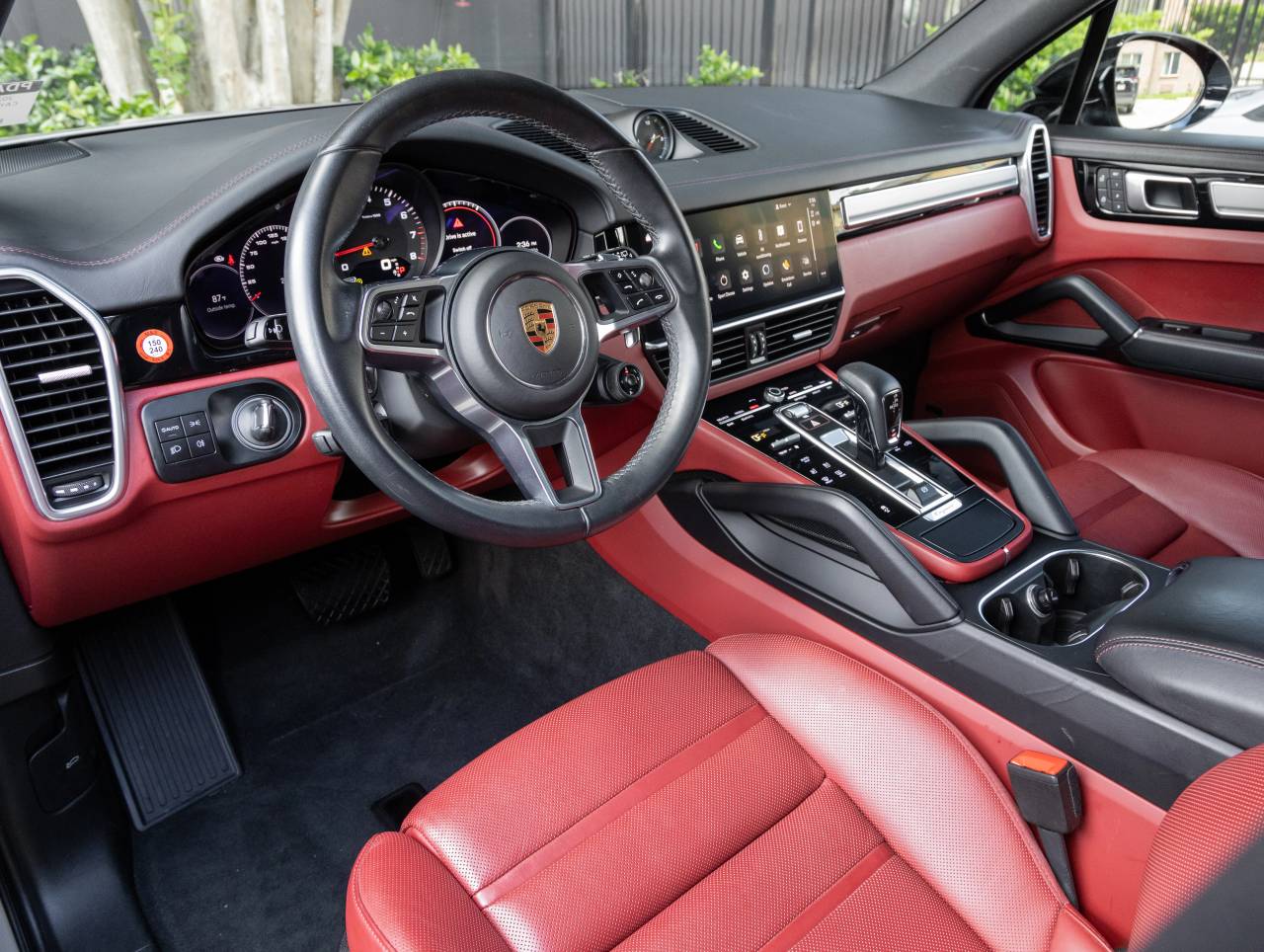 2023 Porsche Cayenne Platinum Edition