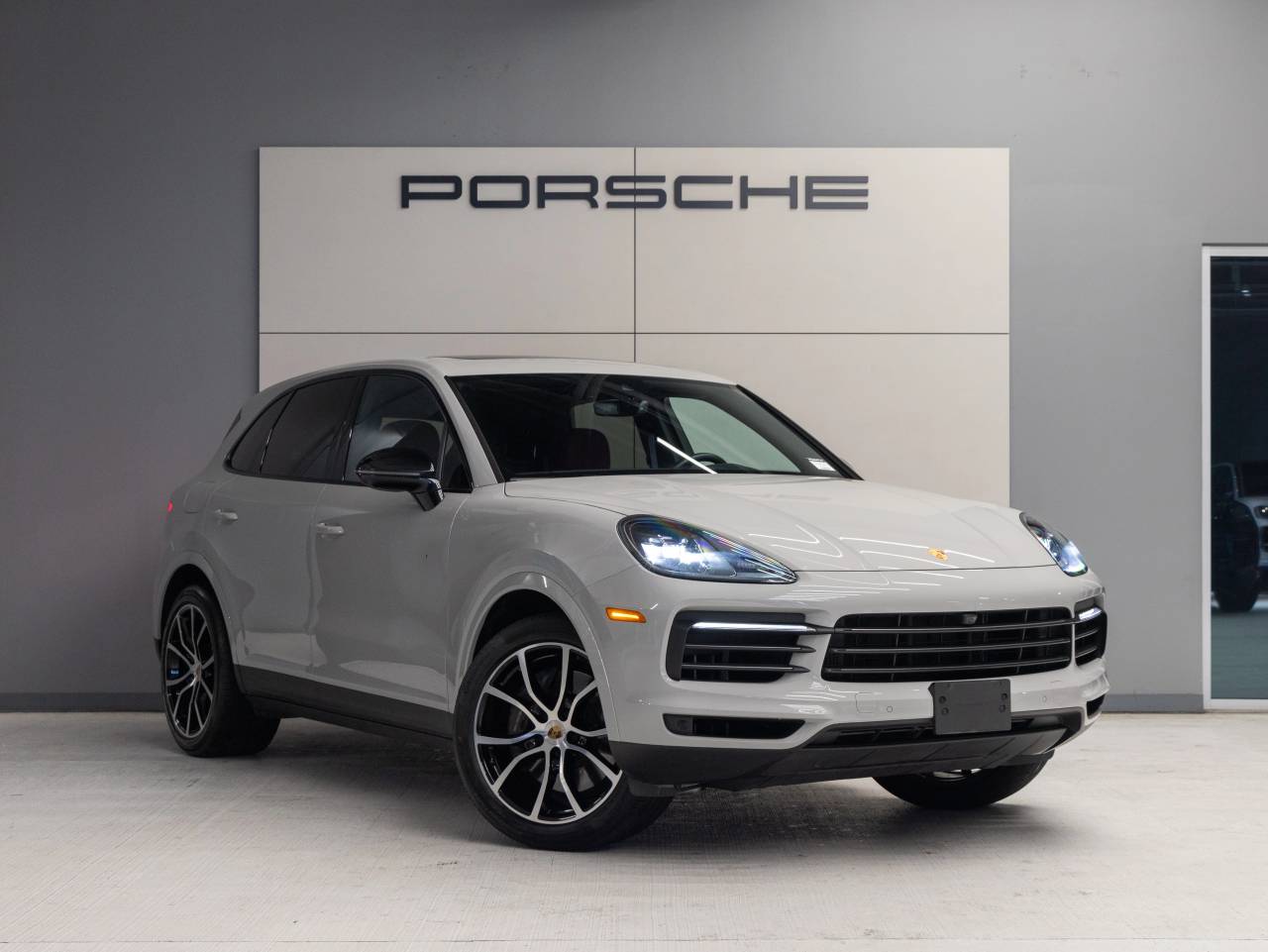 2023 Porsche Cayenne Platinum Edition