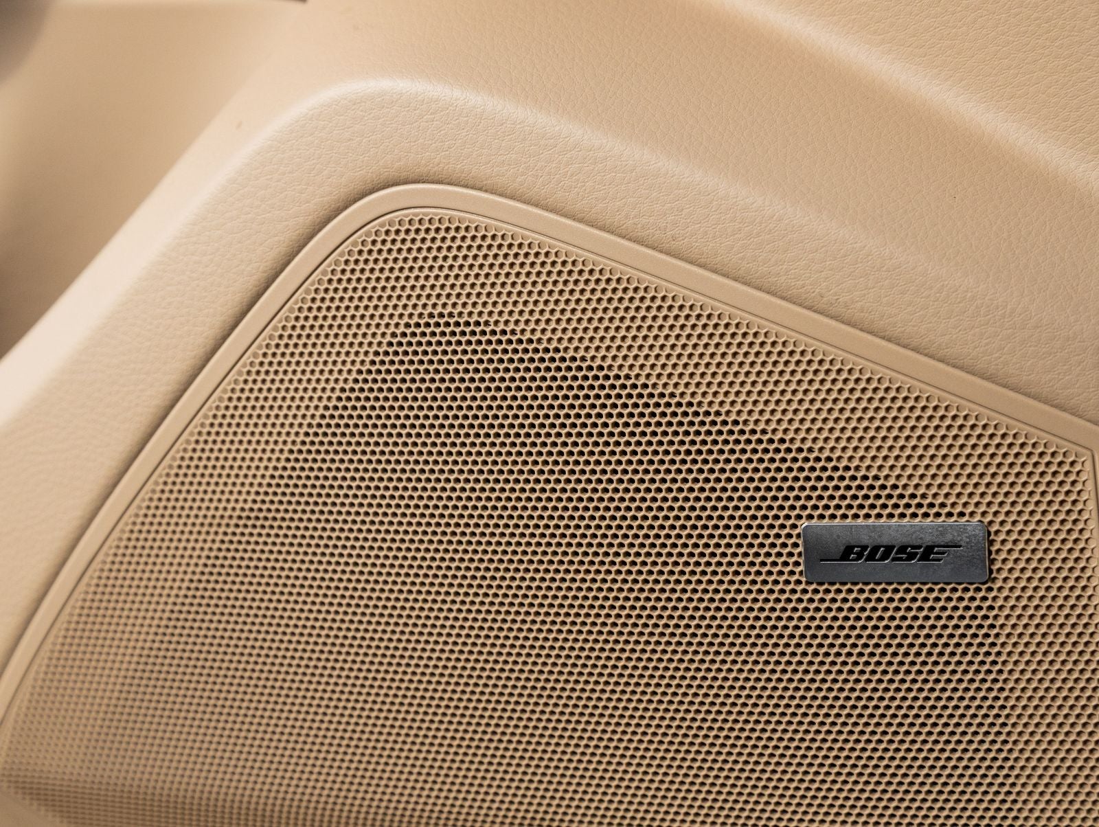 2023 Porsche Cayenne Cayenne Platinum Edition (MY23)