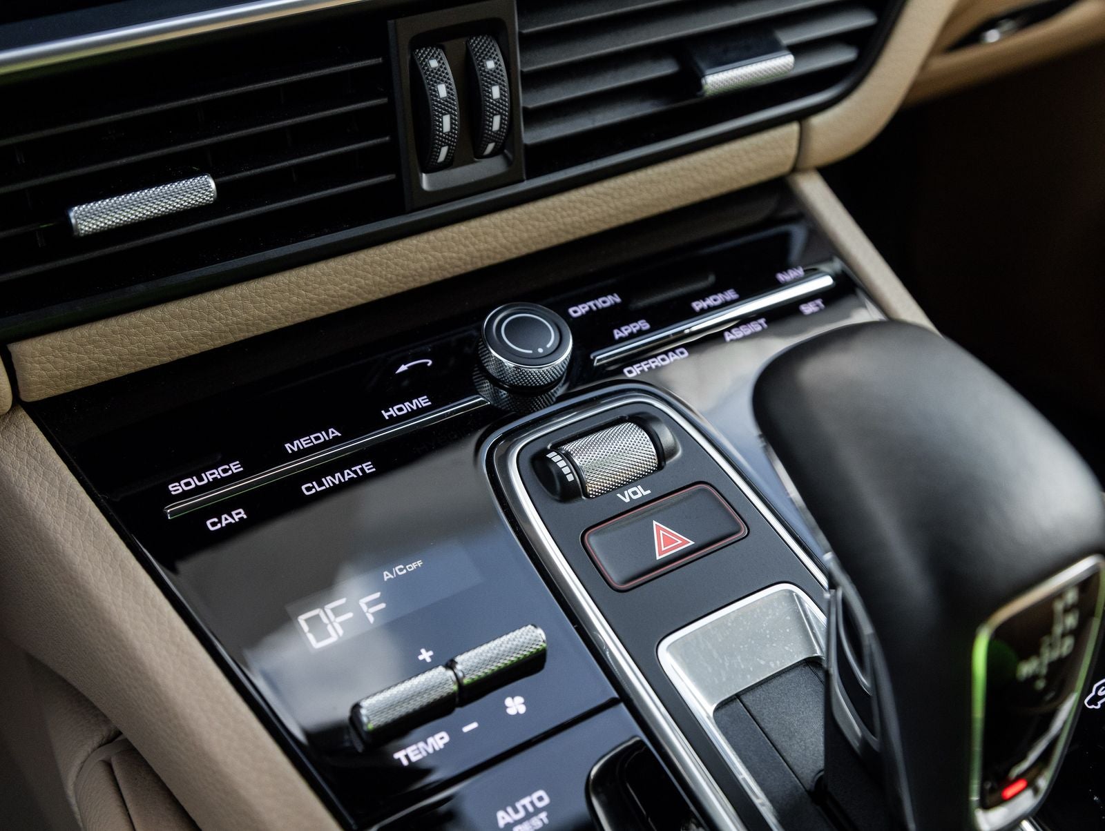 2023 Porsche Cayenne Cayenne Platinum Edition (MY23)