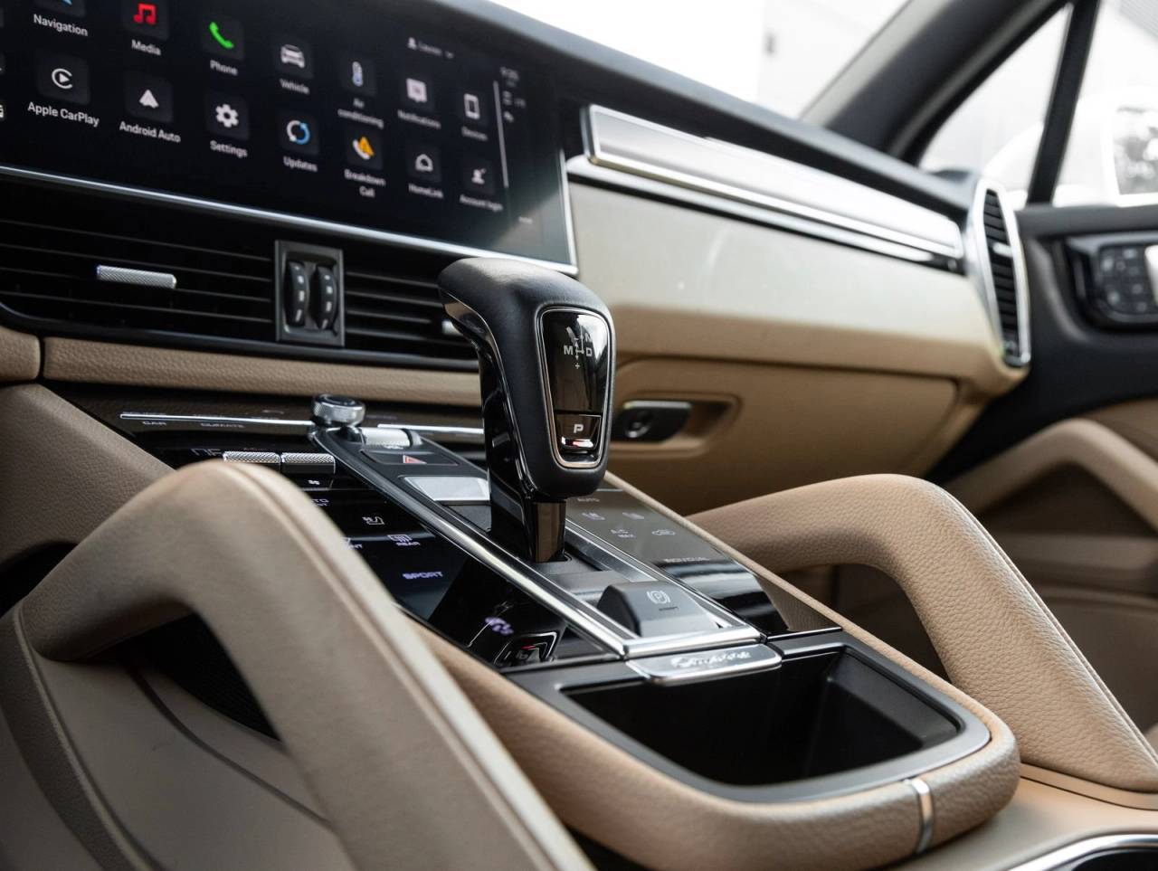 2023 Porsche Cayenne Cayenne Platinum Edition (MY23)