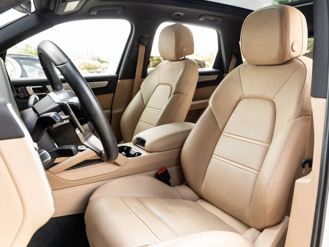 2023 Porsche Cayenne Platinum Edition