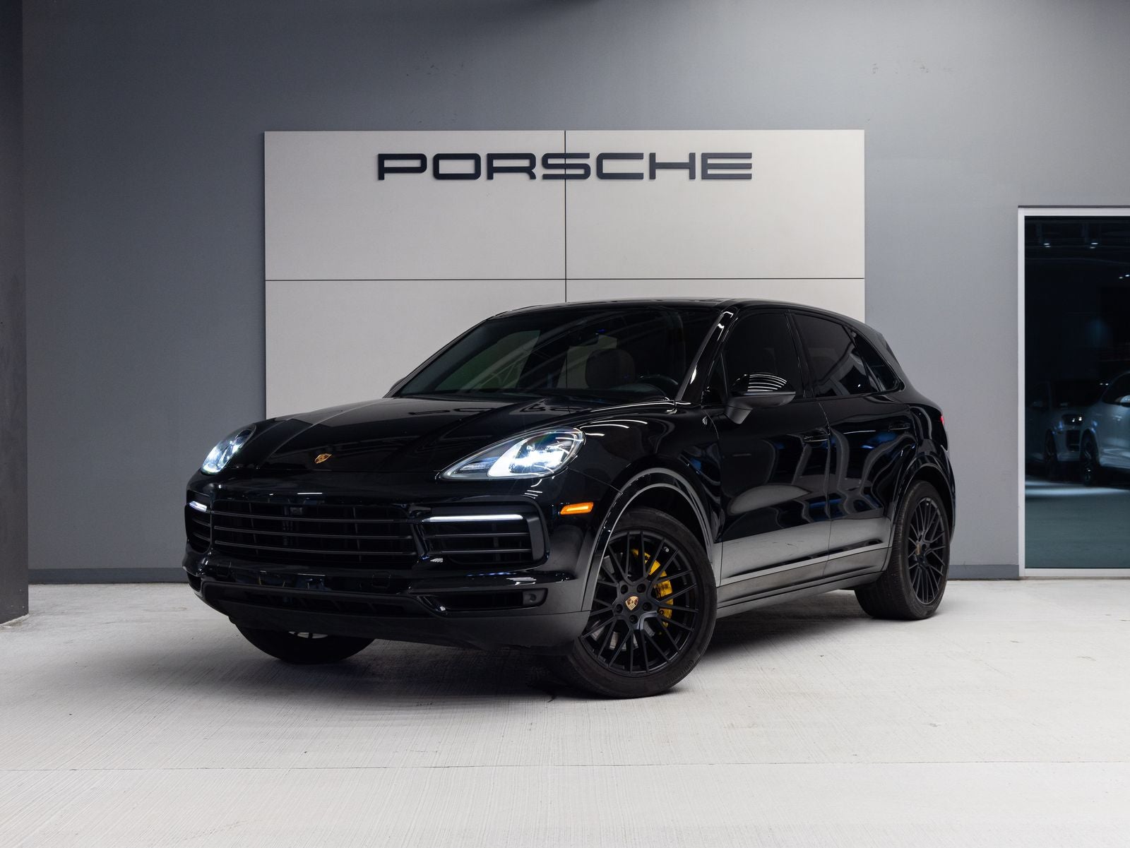 2023 Porsche Cayenne Cayenne Platinum Edition (MY23)