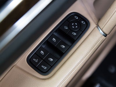 2023 Porsche Cayenne Cayenne Platinum Edition (MY23)