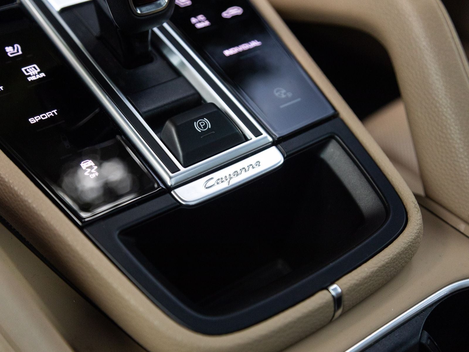 2023 Porsche Cayenne Cayenne Platinum Edition (MY23)