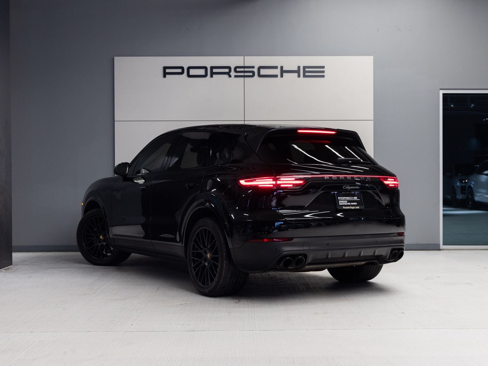 2023 Porsche Cayenne Cayenne Platinum Edition (MY23)