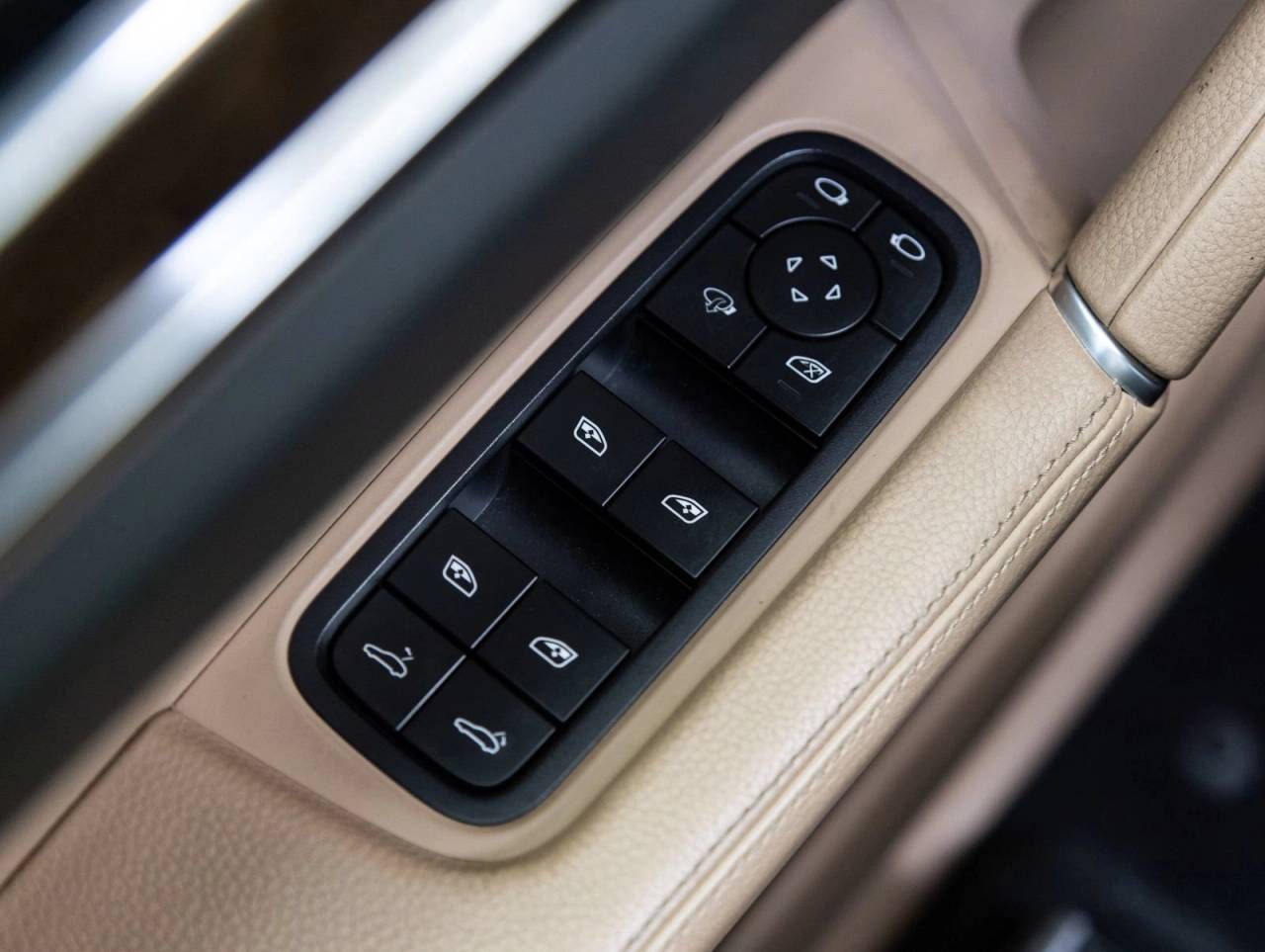 2023 Porsche Cayenne Cayenne Platinum Edition (MY23)
