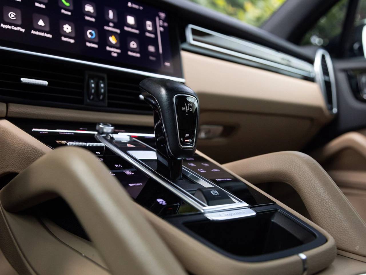 2023 Porsche Cayenne Cayenne Platinum Edition (MY23)
