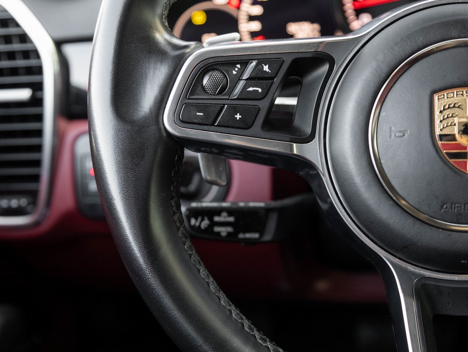 2023 Porsche Cayenne Cayenne Platinum Edition (MY23)