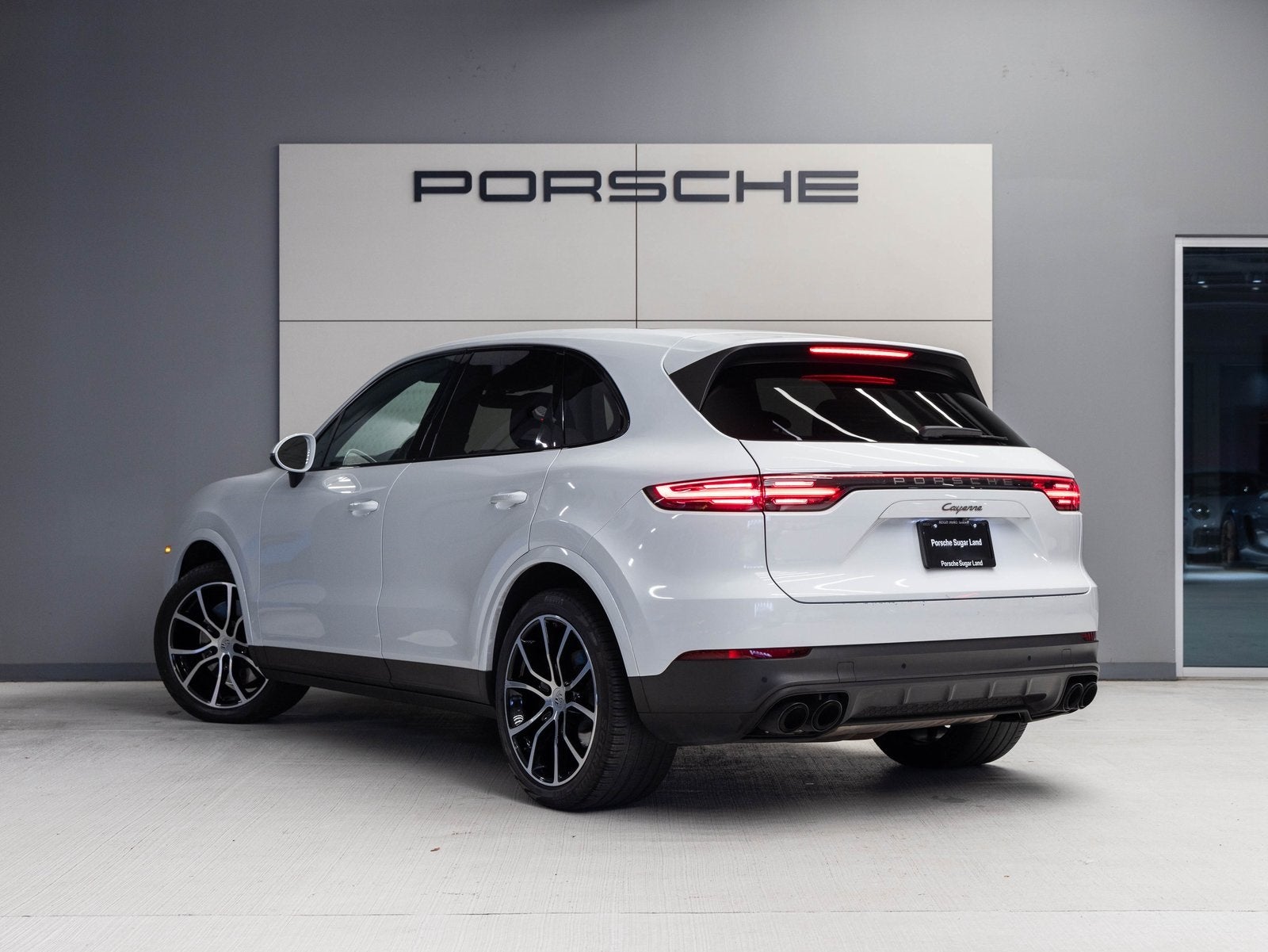 2023 Porsche Cayenne Cayenne Platinum Edition (MY23)