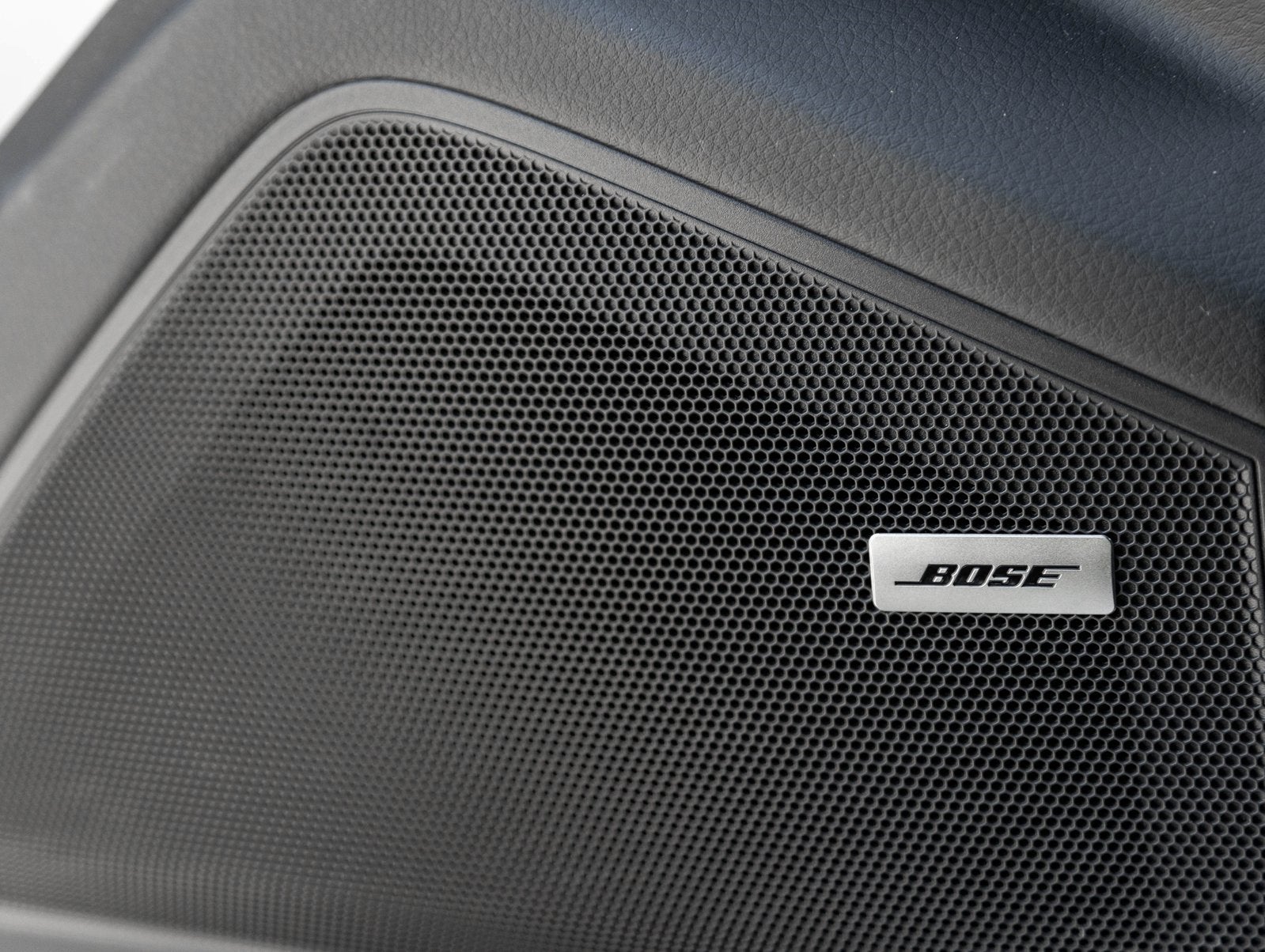 2023 Porsche Cayenne Cayenne Platinum Edition (MY23)